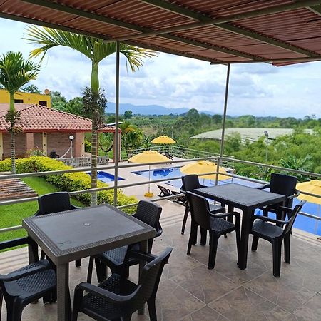 Hotel Campestre Los Mangos Кимбая Екстериор снимка