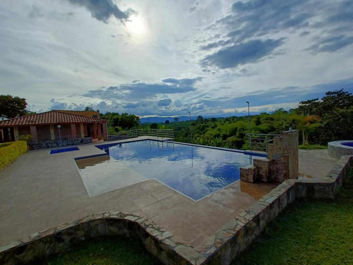 Hotel Campestre Los Mangos Кимбая Екстериор снимка