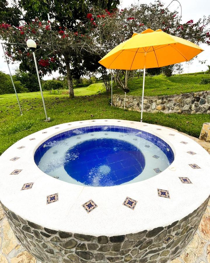 Hotel Campestre Los Mangos Кимбая Екстериор снимка