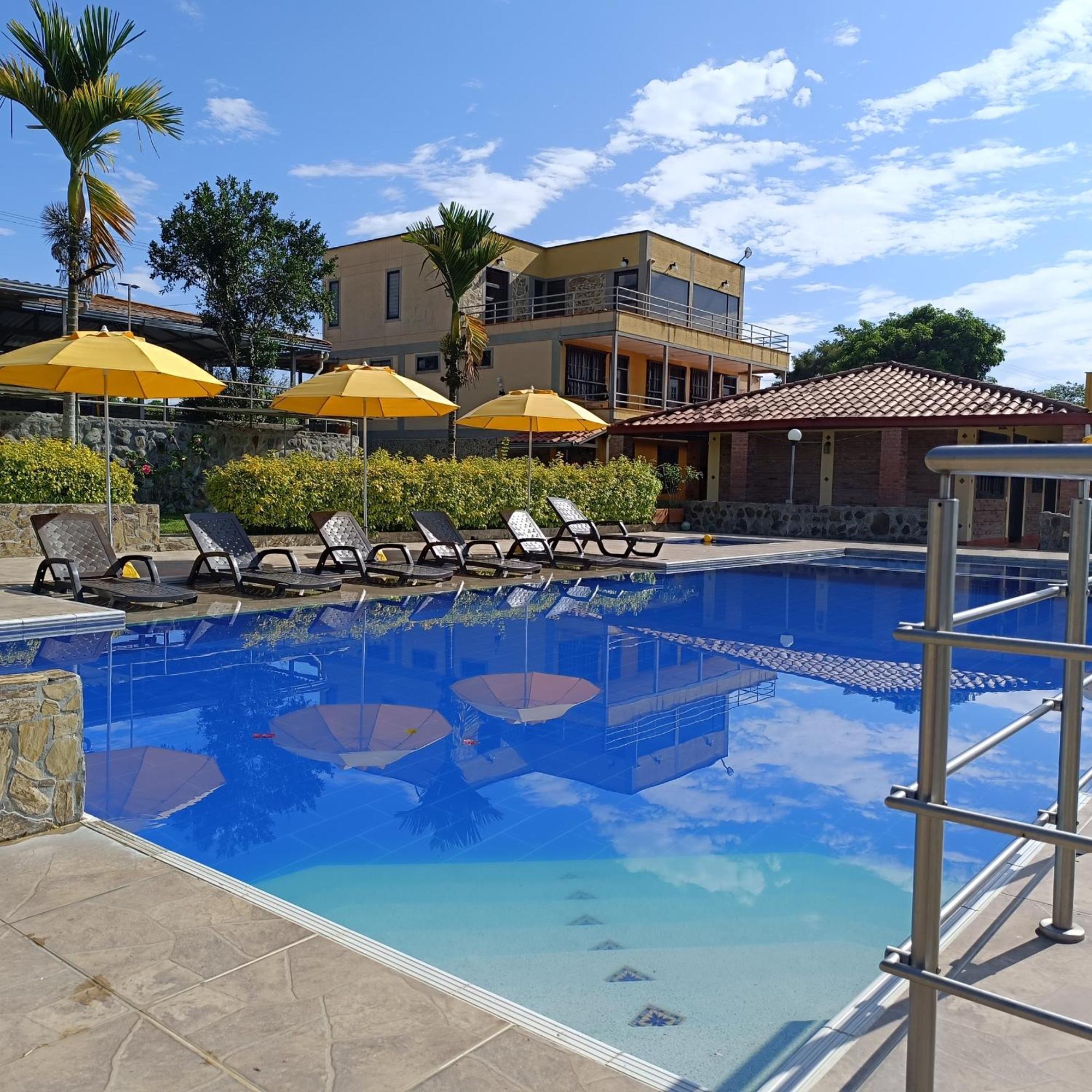 Hotel Campestre Los Mangos Кимбая Екстериор снимка