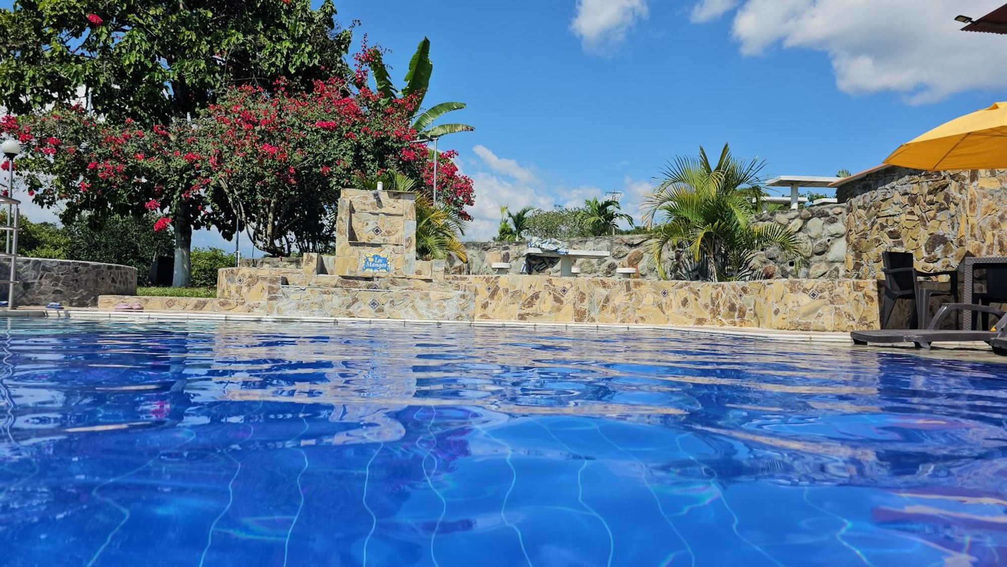 Hotel Campestre Los Mangos Кимбая Екстериор снимка